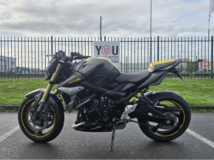 SUZUKI GSR 750 ABS BOSS EDITION